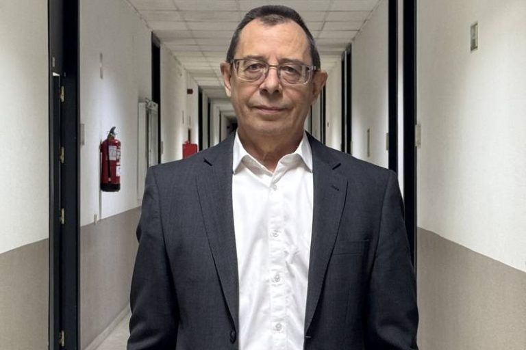 El catedrático de la ETSIT José Ramón Casar